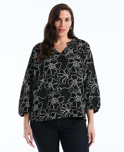 Блузка Rafaella Plus Size с цветочной вышивкой и рукавами 3/4, черная