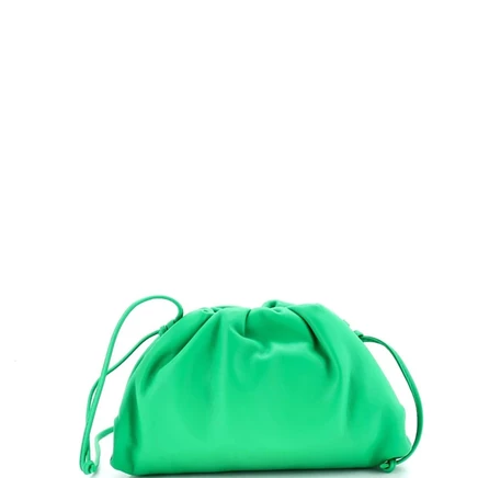 Женская сумка Pre-Owned Bottega Veneta Mini The Pouch кожаная, зеленая