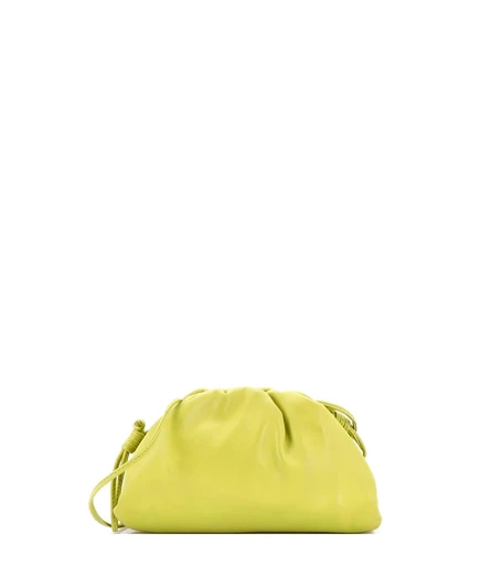 Женская сумка Bottega Veneta The Pouch кожаная, зеленая