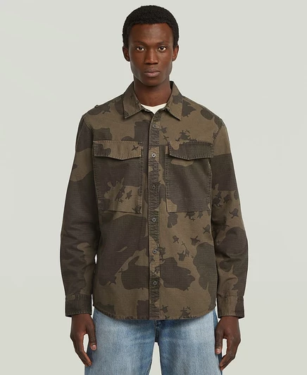 Мужская рубашка классического покроя с карманами-карго G-Star Raw зеленого цвета