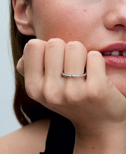 Женское кольцо Pandora Texture с прозрачными фианитами, серебристое