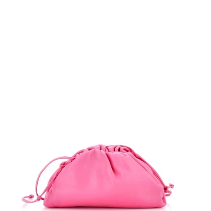Женская сумка Bottega Veneta Mini The Pouch кожаная, розовая