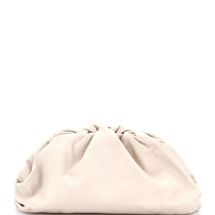 Женская сумка Bottega Veneta The Pouch, песочно-бежевая