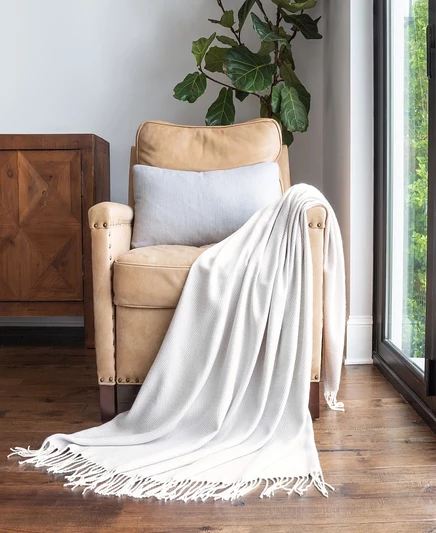 Плед ienjoy Home Herringbone с бахромой, серый