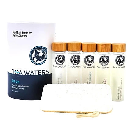 TOA Waters - Подарочный набор жидких бомбочек для ванн и мочалок из люфы в ассортименте (см. таблицу 9