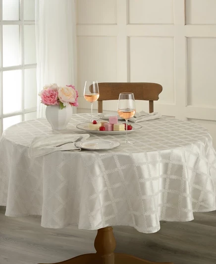 Скатерть круглая Lenox Laurel Leaf Platinum 90″, серебристая