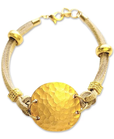 Гибкий браслет MINU Jewels из кованого диска золотистого цвета с замшевым шнуром tan/beige