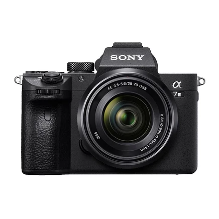 Беззеркальная камера Sony a7 III 28–70 мм, черная