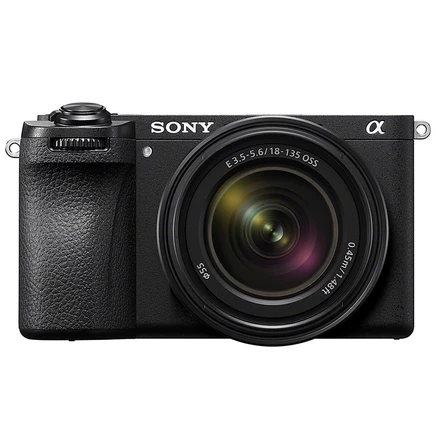 Фотоаппарат Sony Alpha a6700 с объективом 18–135 мм, черный