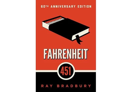 Книга «451 градус по Фаренгейту» Рея Бредбери, мягкая обложка