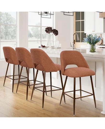 Комплект Maison Boucle из 4 текстурированных тканей, металлической изогнутой спинки с отделкой из орехового дерева, мягкого сиденья, подставки для ног и высоких табуретов
