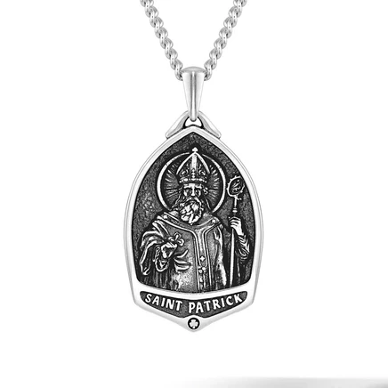 Мужская подвеска Vincero St. Patrick на цепочке 21″, серебристая