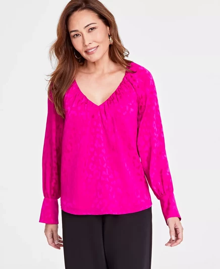  Женская плиссированная блузка с V-образным вырезом, созданная для Macy's fuchsia pop