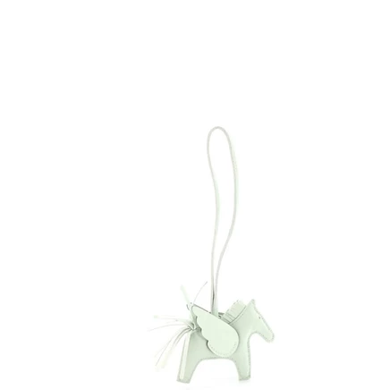 Бывшая в употреблении монохромная сумка HERMES PM Pegase Rodeo Bag Charm Leather зеленого цвета