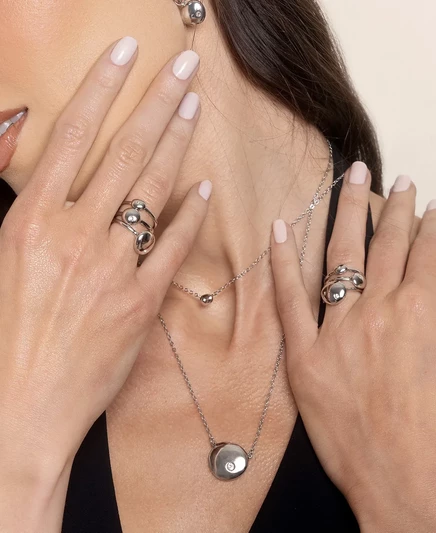 Изящное ожерелье с подвеской из полированной гальки ETTIKA rhodium