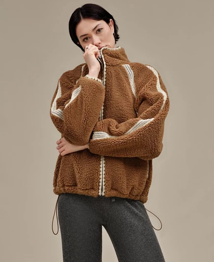UGG® Женская пуховая куртка Nikia, вязаная крючком, коричневого цвета