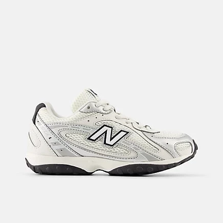 Кроссовки New Balance 204L Lace, белые с серыми акцентами
