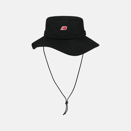 Унисекс панама New Balance Boonie Bucket с нашивкой, черная