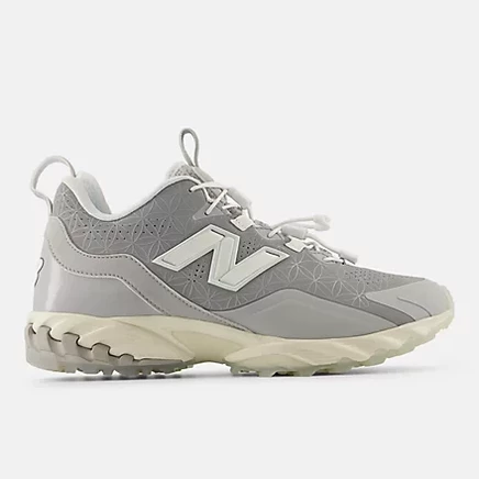 Кроссовки New Balance FuelCell Lindor 3 Off-Field, белые