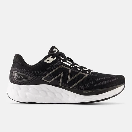 Женские кроссовки New Balance Fresh Foam 680v8, черные с золотистым