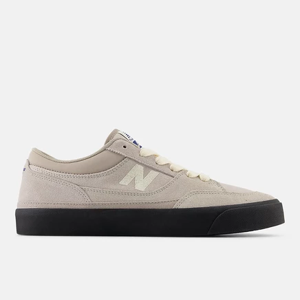 Унисекс кеды New Balance NB Numeric Franky Villani 417 Low серо-бежевые с черным