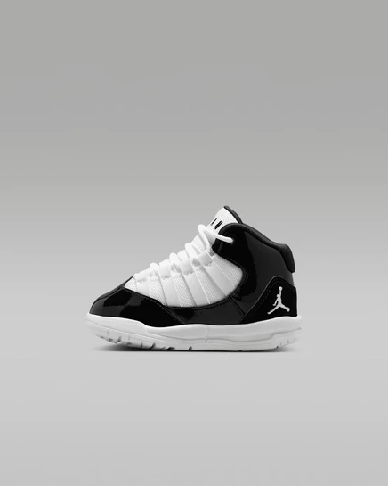 Детские кроссовки Jordan Max Aura, черно-белые