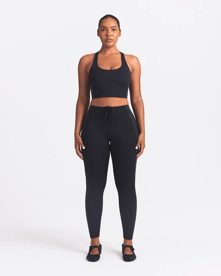 Женские леггинсы Nike SKIMS Matte 26″, obsidian/igneous