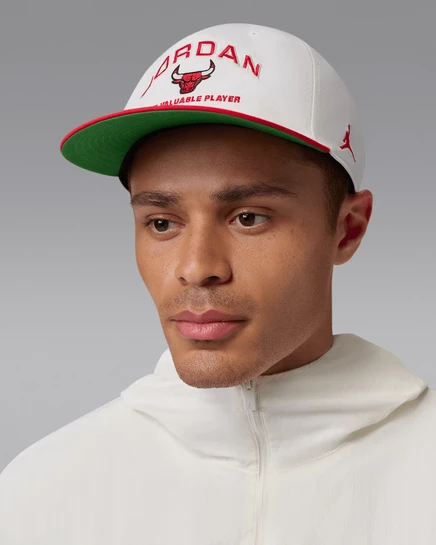 Кепка Jordan Pro с плоским козырьком, белая/красная/зеленая