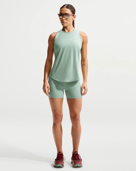 Женские облегающие шорты Nike Swift 4″ с карманами, серые