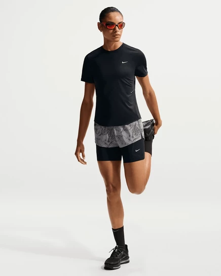 Женские шорты Nike Swift 2‑в‑1, серый/тёмно‑серый/чёрный