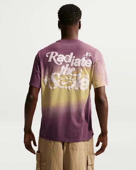 Унисекс футболка Nike Sportswear, песочно-золотистая/тату