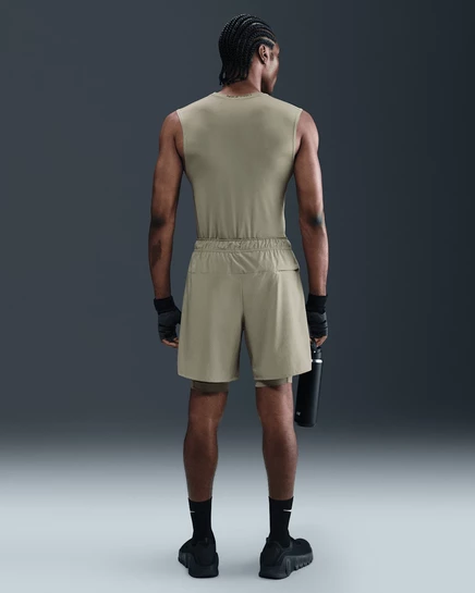 Мужские 2‑в‑1 шорты Nike Unlimited Dri‑FIT 7″, светло‑оливковые/черные