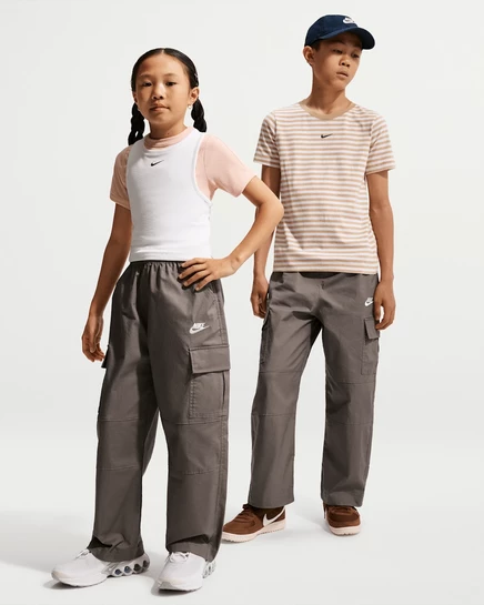 Детские брюки-карго Nike Sportswear, серо-бежевые