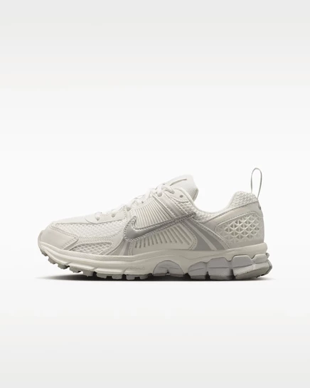 Детская обувь Nike Vomero 5, бело‑серебристые