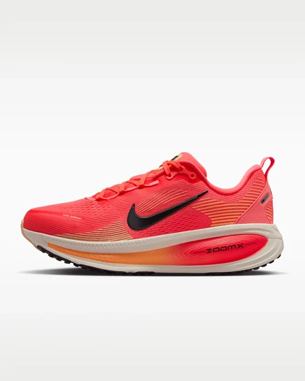 Женские беговые кроссовки Nike Vomero 18, черно‑оранжевые