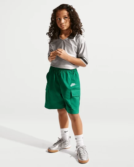 Детские карго-шорты Nike Sportswear Club, малахитовые/белые