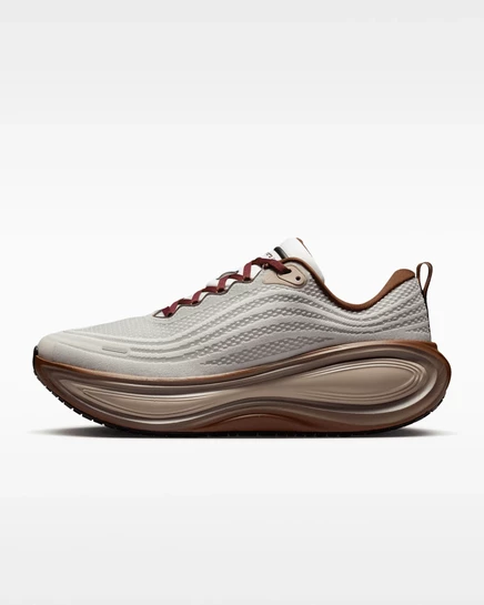 Мужские беговые кроссовки Nike Vomero Plus, молочный/коричневый