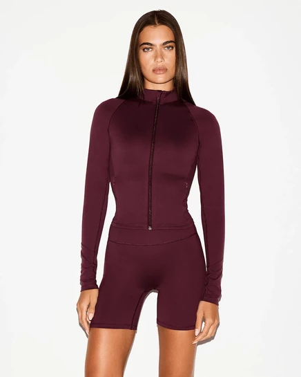 Женские велосипедки NikeSKIMS Matte высокие 5″, смородиновые