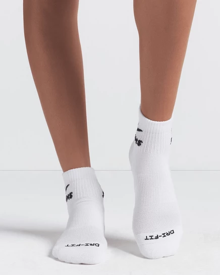 Женские носки Nike SKIMS Dri-FIT, 3 пары, мультицветные