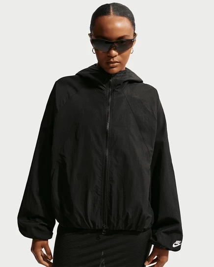 Женская куртка Nike Sportswear оверсайз с капюшоном, черная/молочная