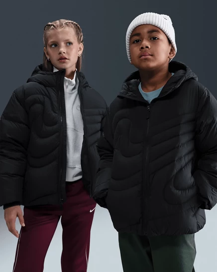 Детская пуховка Nike Sportswear Therma-FIT свободная, черная