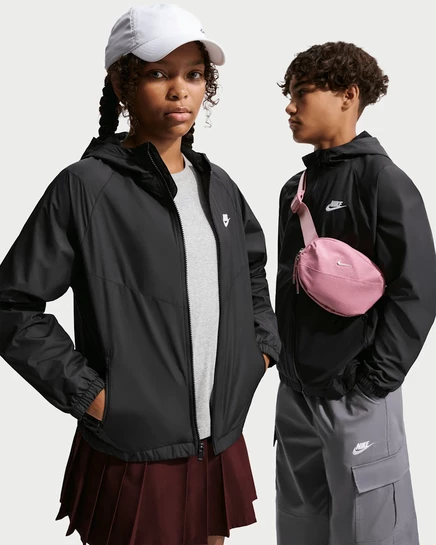 Детская ветровка Nike Windrunner Repel, черно-белая