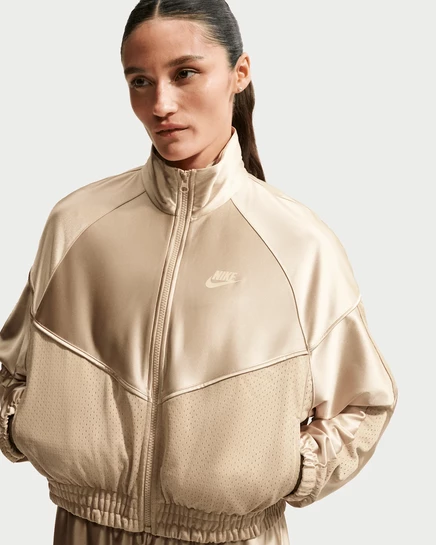 Женская спортивная куртка Nike Windrunner оверсайз из льна/льняной ткани