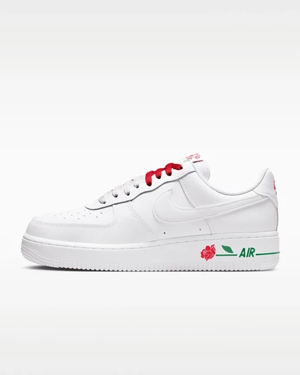 Женские кроссовки Nike Air Force 1 '07 SE, бело-красно-зеленые