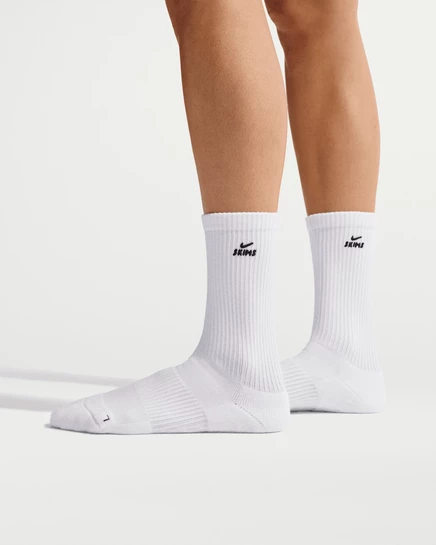 Женские носки NikeSKIMS Dri-FIT с захватом, бело-черные