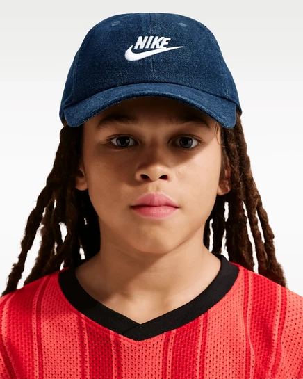 Детская кепка Nike Club Kids джинсовая, темно-синяя/белая