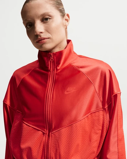 Женская спортивная куртка Nike Windrunner оверсайз светло-малинового цвета/светло-малиновый