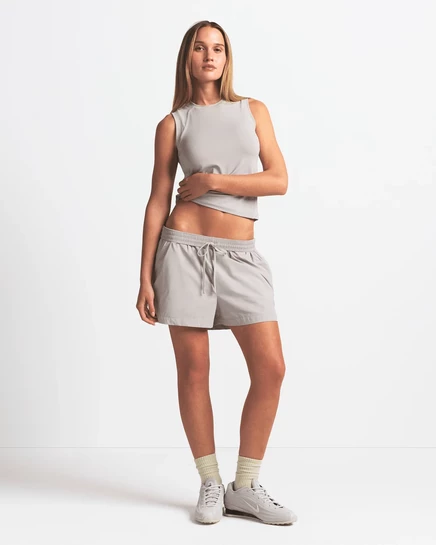 Женские шорты nikeskims woven nylon 5″, песочный