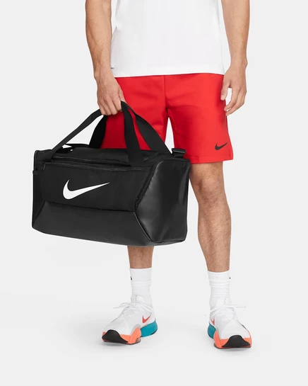 Унисекс спортивная сумка Nike Brasilia 41 л, черная/белая