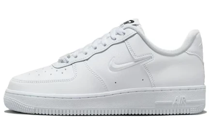 Женские кроссовки Nike Air Force 1 Low ’07 SE «Just Do It», белые